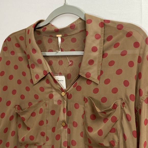 Free People Easy Rider Polka Dot Hi Low Blouse Caramel Brown Size Small NWT - Picture 4 of 7